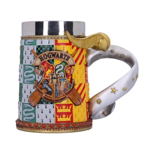 The Hogwarts tankard with snitch.