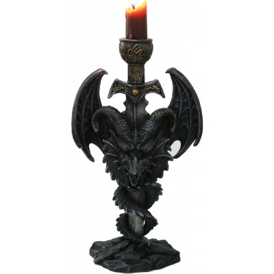 Il sigillo. Il portacandela sulla spada con il drago con le corna. Il sigillo. Il portacandela sulla spada con il drago con le corna.