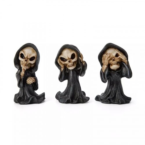 The "I don't see, I don't hear, I don't speak" skulls. The prophets.