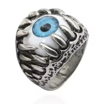 L'anello con l'occhio azzurro.