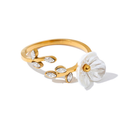 Anello con fiore singolo e zirconi.