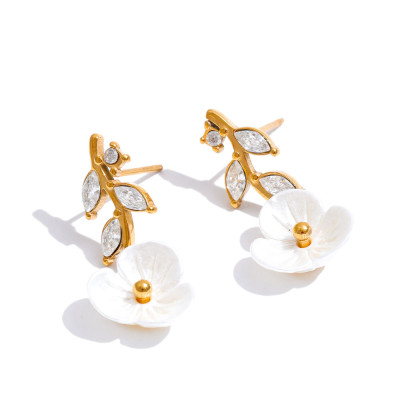 Orecchini con fiore singolo e zirconi.